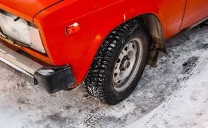 Zima nam je došla: Na koliko bara je ispravno napumpati gume za sigurnu zimsku vožnju?