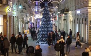 Božić kuca na vrata: Magična noćna šetnja ulicama Sarajeva uoči blagdana mira i ljubavi