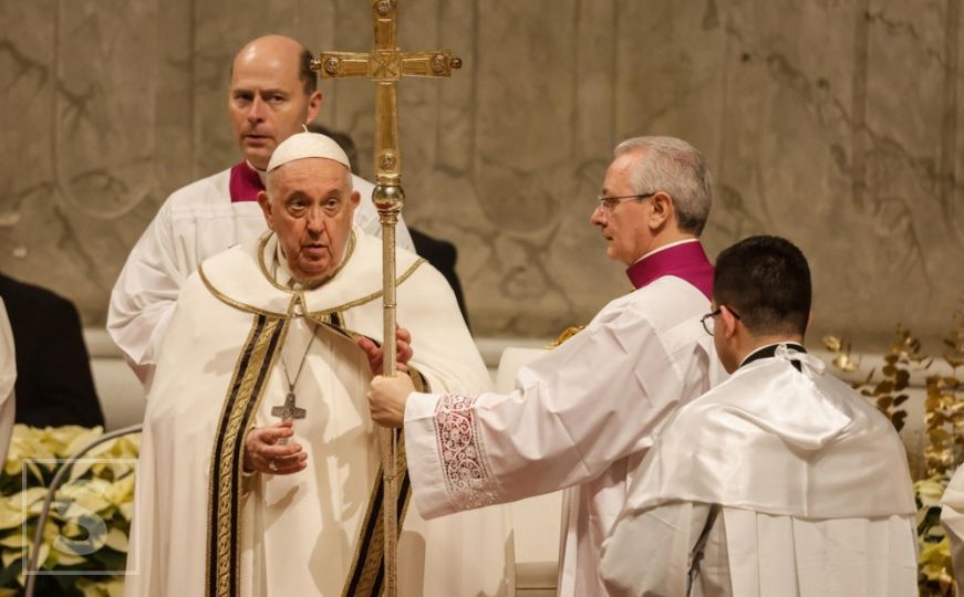 Papa Franjo na Badnjak: 'Žalim zbog uzaludnog rata u zemlji u kojoj je Isus rođen'