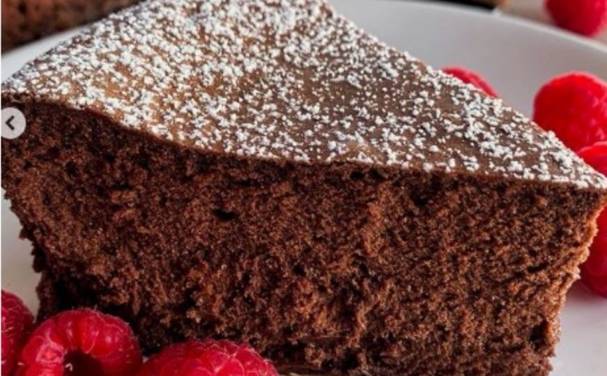 Čokoladna torta od samo četiri sastojka koja je oduševila društvene mreže