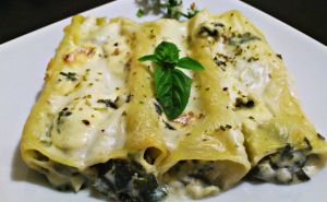 Ideja za zasitan italijanski ručak bez mesa: Cannelloni sa sirom i sočnim preljevom