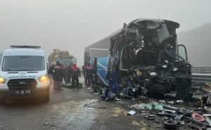Stravični lančani sudar u Turskoj: Poginulo najmanje 10 ljudi, povrijeđeno 59