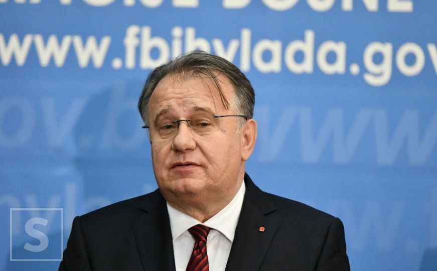 Nikšić čestitao Novu godinu: Ostajemo opredijeljeni za ključne reforme i predan rad u interesu ljudi