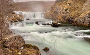 Smaragdna ljepota sa svih strana: Januarska čarolija rijeke Une kroz fotografije