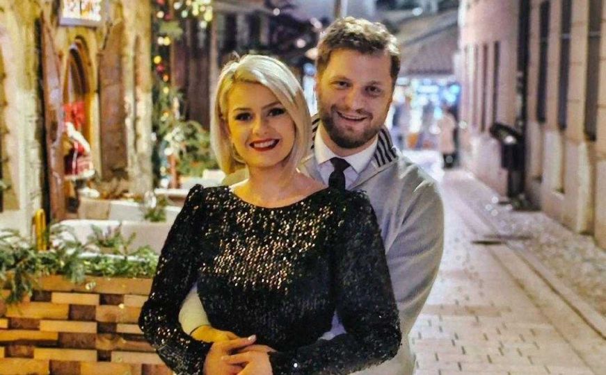 Irfan Čengić u novogodišnjem izdanju sa suprugom: 'Prelijepi ste oboje'