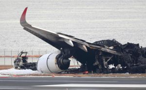 Putnici opisali užas koji su prošli nakon sudara aviona u Japanu: "Pakao, haos"