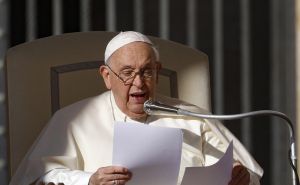 Papa Franjo opisao rat kao 'ludilo'