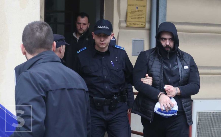 Sud odlučio: Benjamin Delalić ostaje mjesec dana u pritvoru, već sproveden u KPZ Zenica