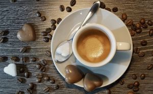 Kafa na prazan želudac: Gastroenterologinja otkriva šta zaista trebate znati