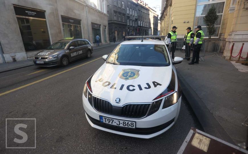 Sarajevska policija traga za ženom: U centru grada prijetila nožem, otuđila 50 KM