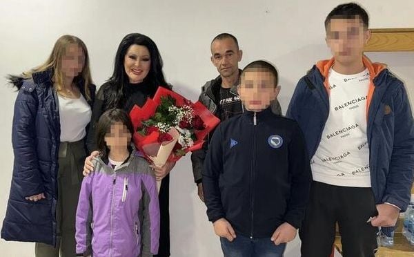 Humani gest Dragane Mirković: Uplatila 10.000 KM samohranom ocu devetero djece iz Tuzle