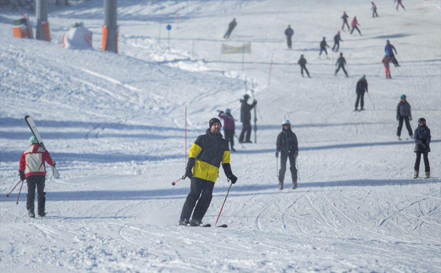 Sarajevske planine prepune domaćih i stranih turista: Ovo su cijene za ski staze na Bjelašnici