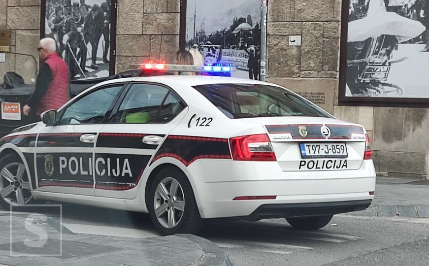 Sarajevska policija oduzela vozilo: Ima 5.160 KM neplaćenih kazni, vozio automobil bez tablica