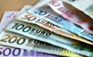 Nema više srbijanskog dinara: Euro na Kosovu postaje jedina valuta za gotovinske transakcije
