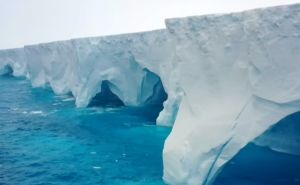 Nevjerovatni snimci: Pogledajte kako santa leda koja je duplo veća od Londona nestaje