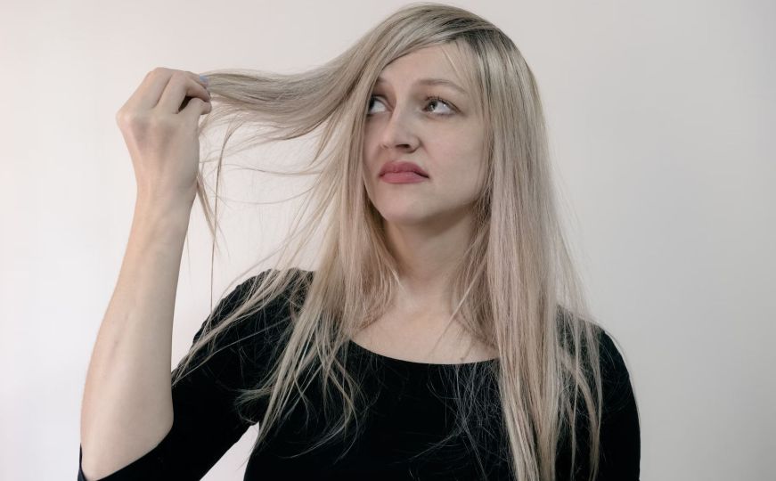 Ovo su četiri genijalna trika da ukrotite naelektrisanu kosu