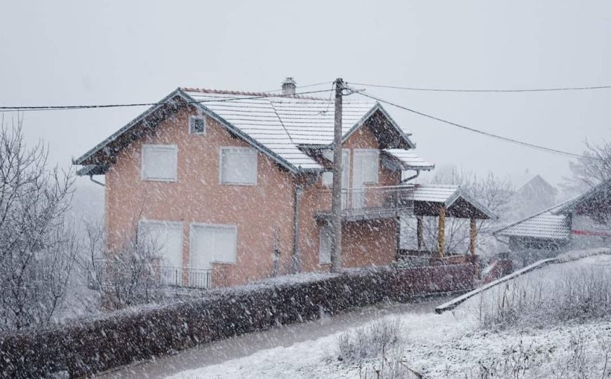Snijeg stigao u Bosnu i Hercegovinu: Prve pahulje u Prijedoru i Gradačcu