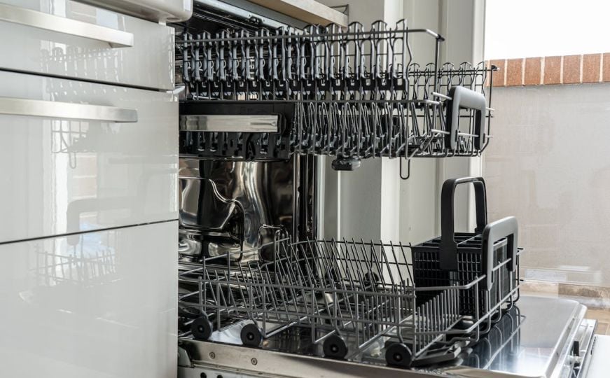Ovo radite jednom mjesečno da bi vaša mašina za suđe bila čišća i bolje funkcionisala