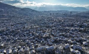 'Onda gledaj lafčino, vidiš ga…': Naše divno Sarajevo ispod snijega - prizor koji oduzima dah