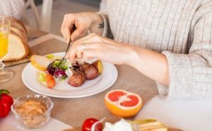 Vitalna nakon 50: Nutricionisti savjetuju šta žene trebaju jesti u zlatnim godinama