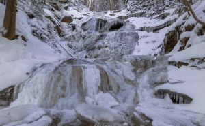Snježna idila kroz objektiv bh. fotografa: Pogledajte kako izgledaju slapovi Kozice okovani ledom