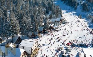 Pogledajte kako je bilo za vikend na planini Vlašić: Gužve i oduševljenje ljubitelja zimskih radosti