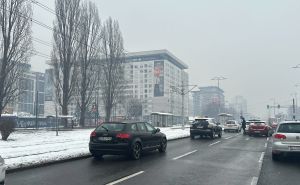 Udes tri automobila u Sarajevu, nastale ogromne gužve