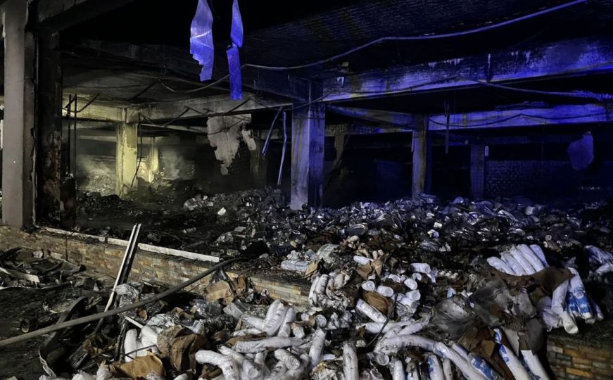Benjamina Karić obišla vatrogasce: Pogledajte kako izgleda pijaca Heco nakon velikog požara
