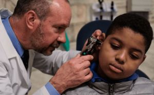 Čudesan uspjeh naučnika: Gluhi dječak (11) nakon terapije čuo zvukove prvi put u životu!