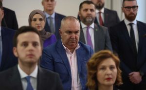 Zatraženo da premijer Kantona Sarajevo podnese ostavku: "Idi, samo idi Uk"