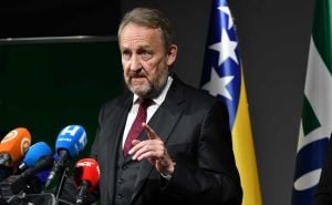 Izetbegović prozvao Trojku: Zovu sve da ih vade iz 'živog blata'. Neka kažu javno šta su dogovorili