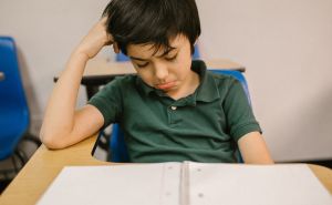 Dječak (9) živio sam dvije godine: Brinuo se sam o sebi, išao u školu, zadržao dobre ocjene