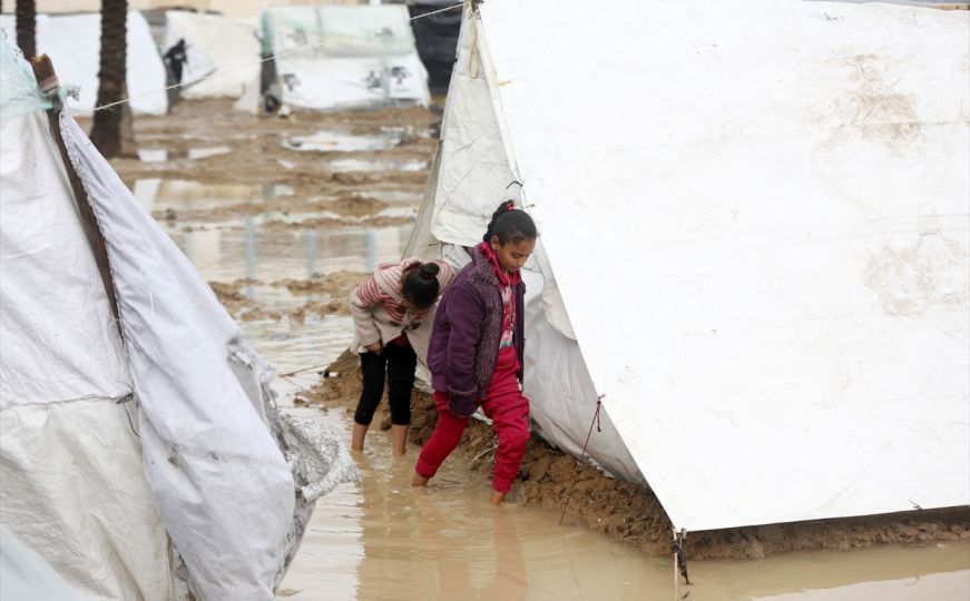 Tragični prizori iz Gaze: Obilne kiše poplavile hiljade kampova u koje su se sklonili Palestinci
