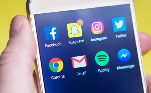 Šest miliona Nizozemaca nesretno zbog društvenih mreža, ali niko ne prestaje da ih koristi
