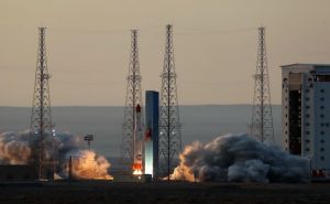 Iran prvi put lansirao tri satelita istovremeno