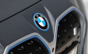 BMW ulazi u utrku s Teslom