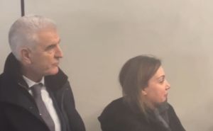 Počelo suđenje roditeljima dječaka iz Beograda: Prvi put se u javnosti pojavila majka od Koste K.