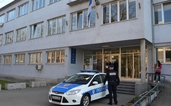 Uhapšen nasilnik iz Prijedora: Napao policajce tokom saslušanja u stanici, jednom slomio ruku