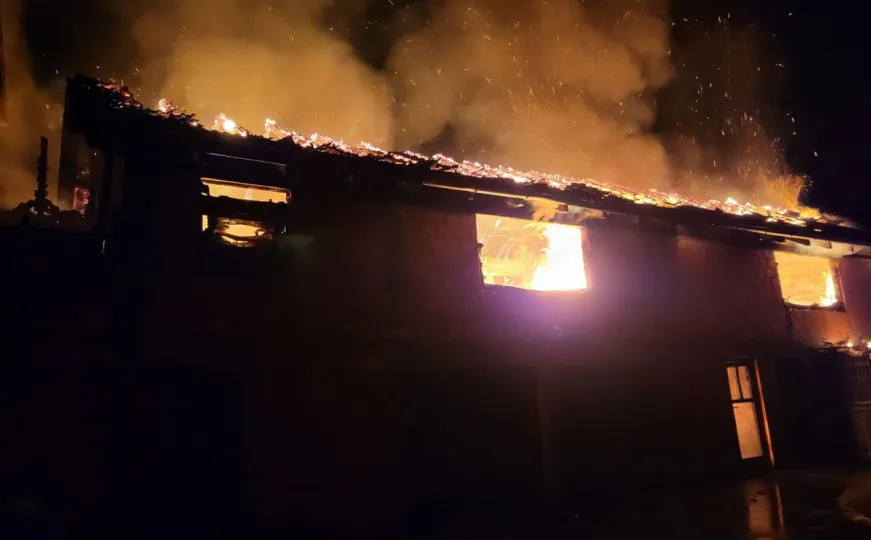 Penzionerima iz Švicarske izgorjele kuća i garaža u BiH