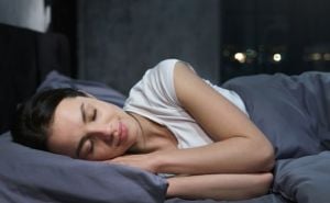 Jedna navika pred spavanje može značajno povećati rizik od srčanih oboljenja i dijabetesa
