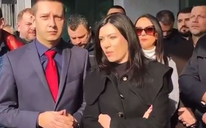 Sanja Vulić, Dodikova obožavateljica: 'Sljedeći put ćemo dovesti 5.000 ljudi, mamu vam je*em'