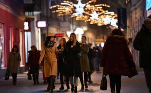 "Lijepe žene prolaze kroz grad": Noćna šetnja Sarajevom kroz objektiv našeg fotografa