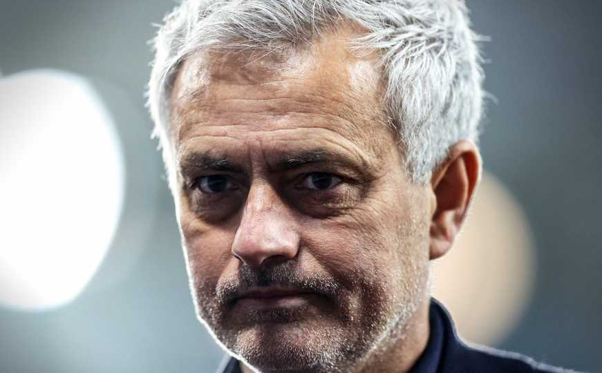 Jose Mourinho želi da 'spasi' bivši klub, ali postoji ogroman problem