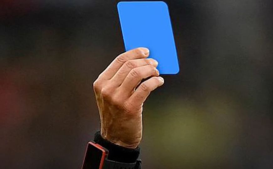 Britanski mediji tvrde: U nogometu će se uvesti plavi karton - evo šta to znači