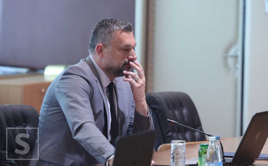 SDA optužila Konakovića: "Vrši pritisak na medije, Trojka želi kontrolu nad Javnim RTV servisom"