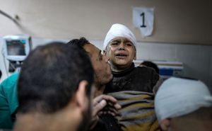 Uznemirujući snimci izraelskih napada na bolnicu: Jedna osoba ubijena, veliki broj ranjenih