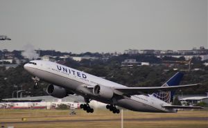 Boeing 777 uletio u turbulencije: Tri stjuardese završile u bolnici, 16 putnika povrijeđeno