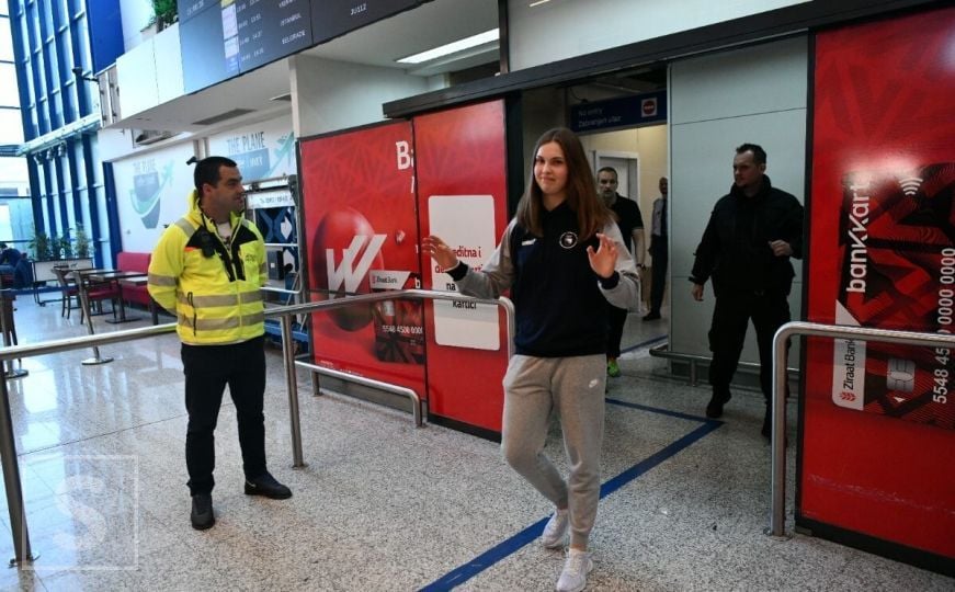 Lana Pudar stigla u Sarajevo: Dočekana velikim ovacijama nakon uspjeha na Svjetskom prvenstvu