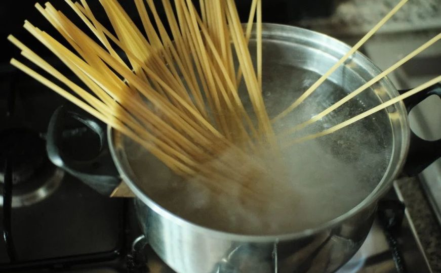 Testirali su trik: Da li je tjesteninu zaista bolje kuhati u hladnoj vodi?