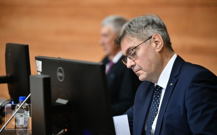 Denis Zvizdić: 'Dodik je najavljivao veliki novac iz Mađarske, a došlo je 10 traktora'